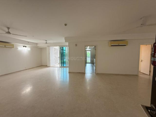 Flat for rent in DLF 5, Gurugram