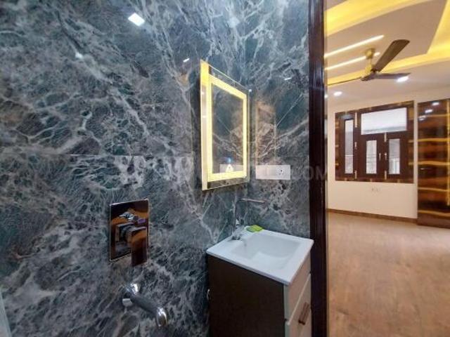 Flat for sale in West Delhi, Deri