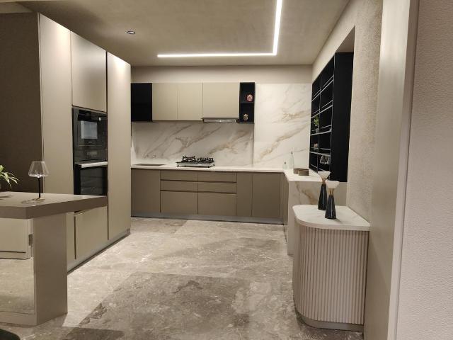 Flat for sale in Navrangpura - Ahmedabad, Gujarat