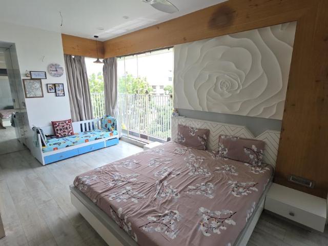 Flat for sale in Navrangpura - Ahmedabad, Gujarat