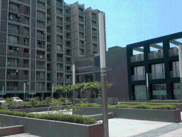 Flat for sale in Apollo DB City, Indore
