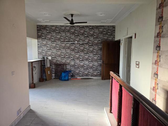 Flat for rent in East Delhi, Deri