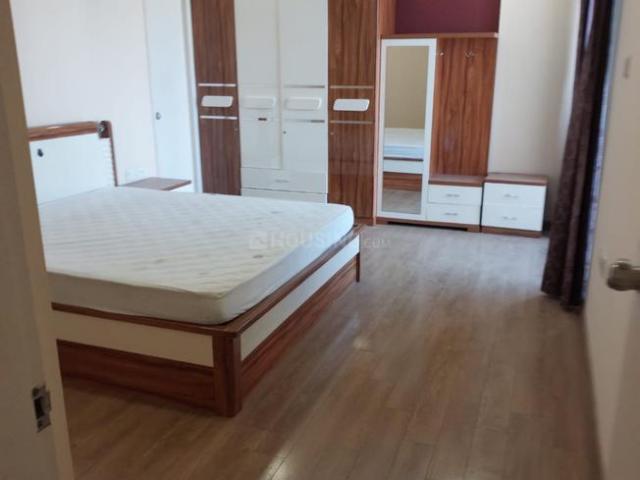 Flat for rent in Sarkhej, Gujarat