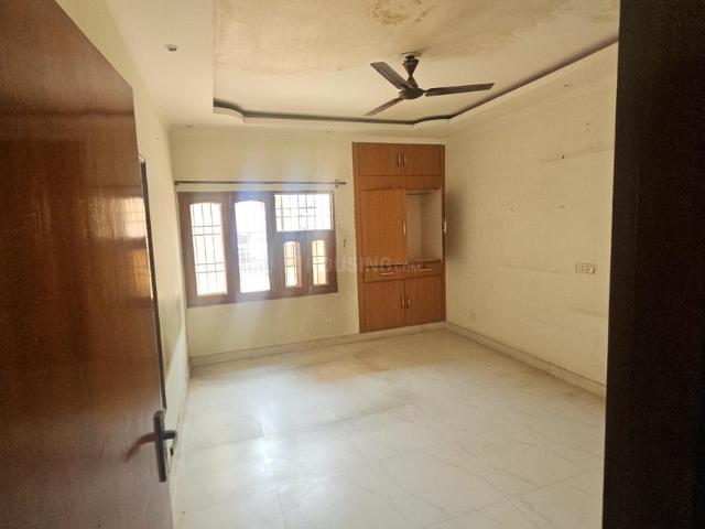 Flat for rent in Deri