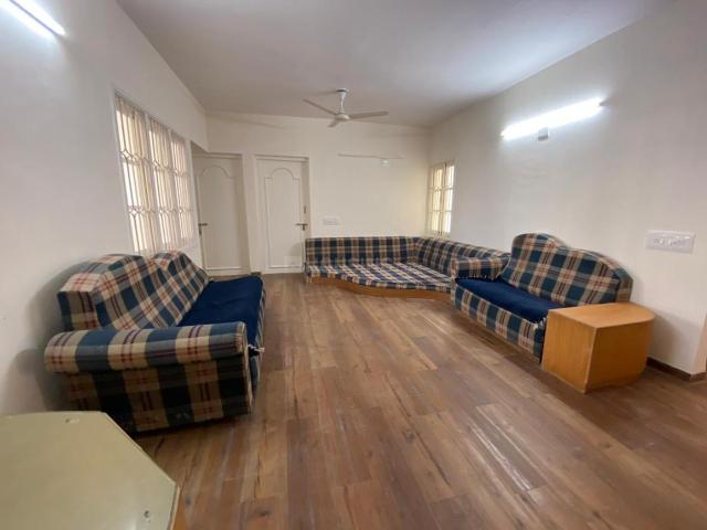 Flat for sale in Vastrapur - Ahmedabad, Gujarat