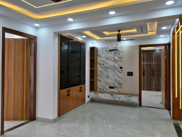 Flat for sale in South West Delhi, Deri