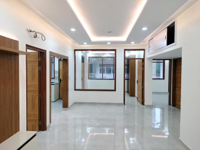 Flat for sale in South West Delhi, Deri