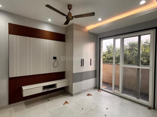 Flat for sale in North Delhi, Deri
