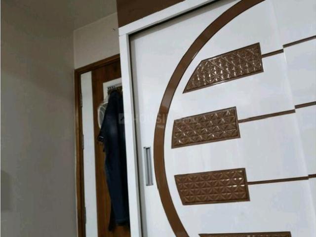 Flat for sale in North Delhi, Deri