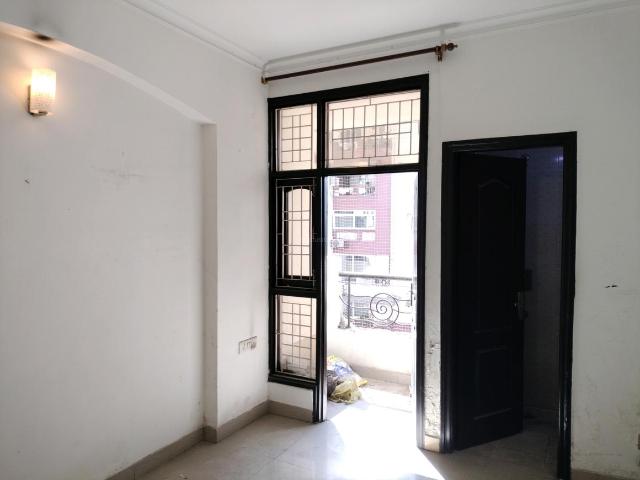 Flat for sale in South West Delhi, Deri