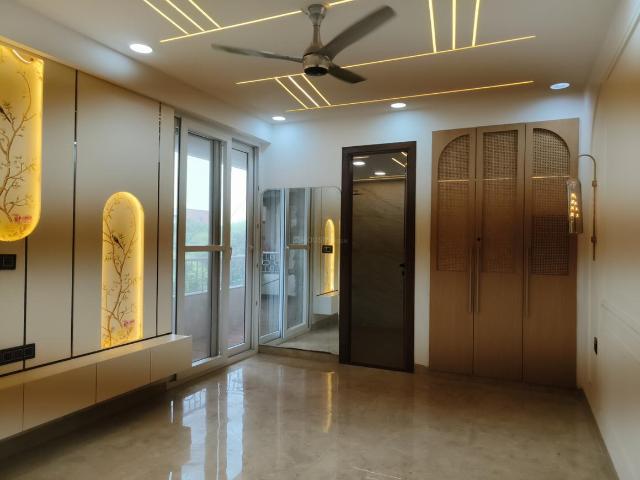 Flat for sale in South West Delhi, Deri