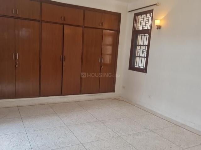 Flat for rent in Deri