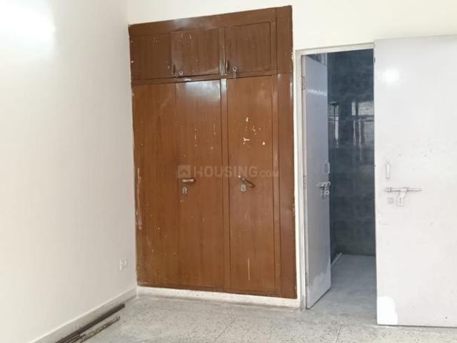 Flat for sale in South West Delhi, Deri