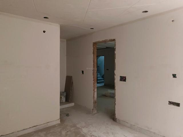 Flat for sale in North West Delhi, Deri
