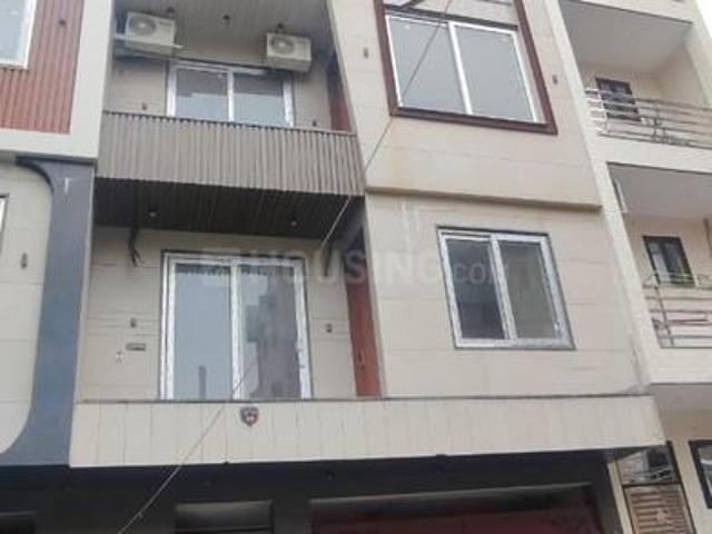 Flat for sale in North West Delhi, Deri