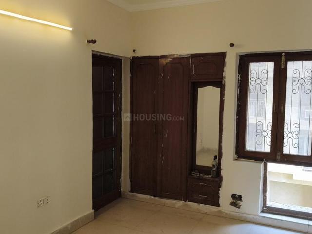 Flat for rent in South West Delhi, Deri