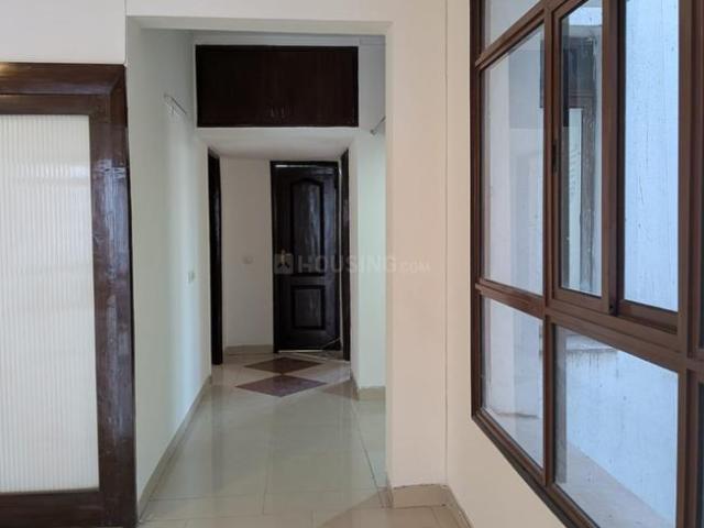 Flat for rent in DLF 5, Gurugram