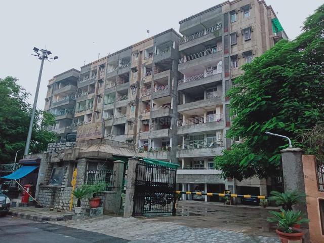 Flat for sale in South West Delhi, Deri