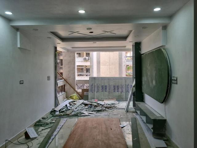 Flat for sale in South West Delhi, Deri