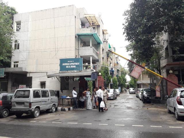 Flat for sale in North Delhi, Deri
