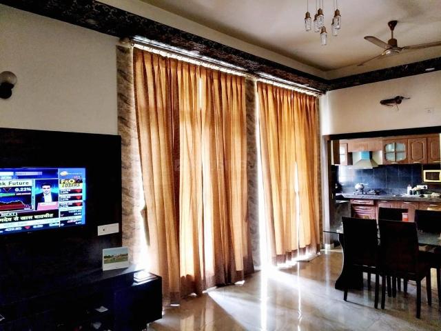 Flat for rent in Tangra North, Kolkata