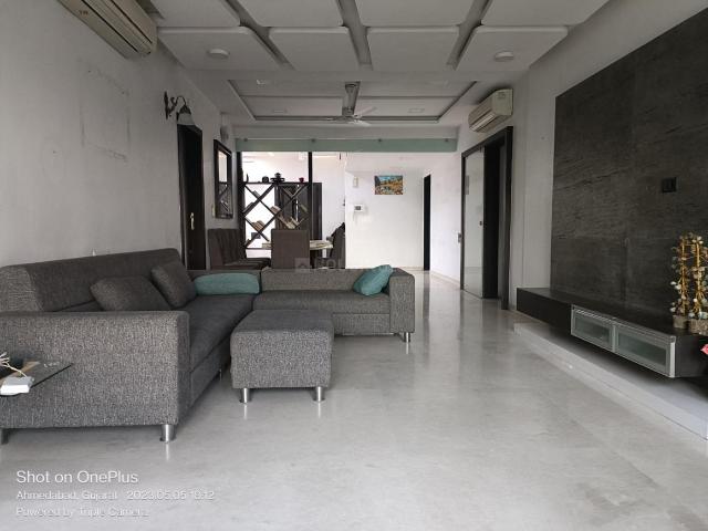 Flat for rent in Memnagar, Ahmedabad