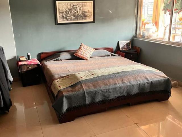 Flat for sale in Tollygunge, Kolkata