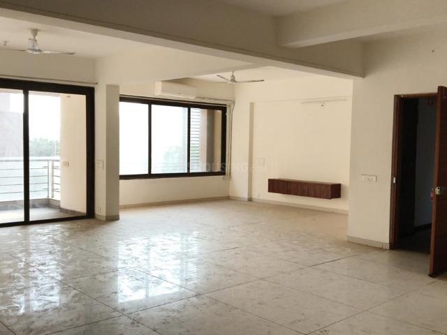 Flat for rent in Tragad, Ahmedabad