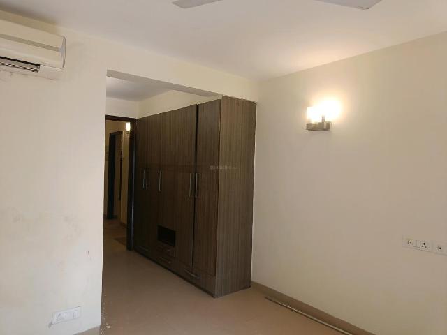 Flat for rent in Deri