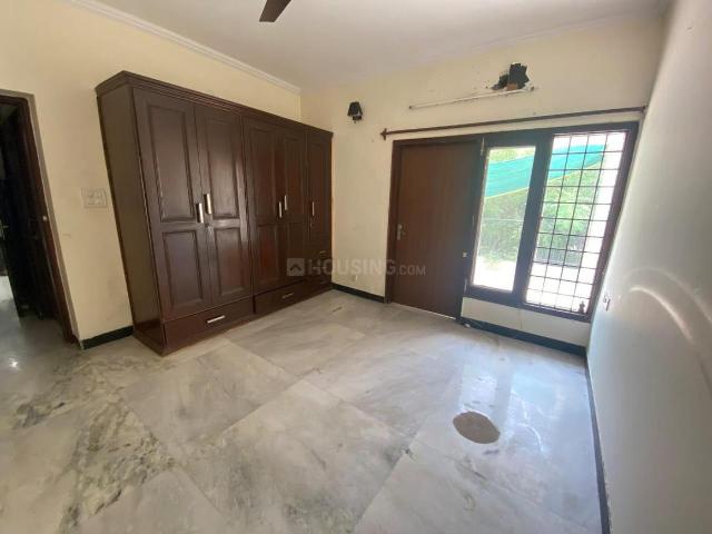 Flat for rent in Deri