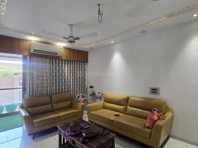 Flat for rent in Vastrapur, Ahmedabad