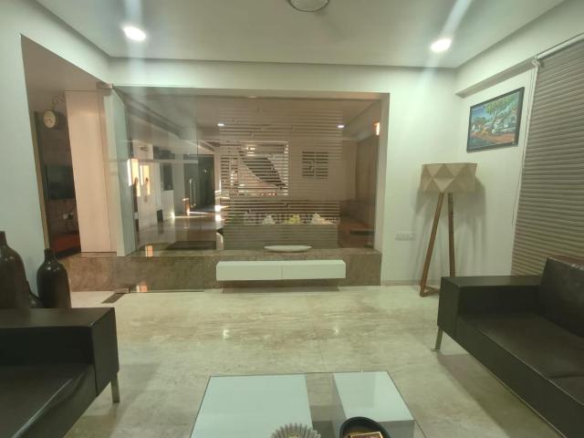 Flat for sale in Vastrapur - Ahmedabad, Gujarat