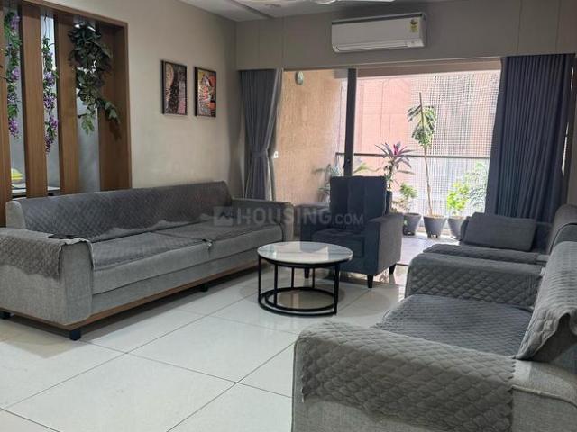 Flat for sale in Vastrapur - Ahmedabad, Gujarat