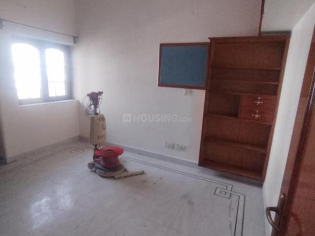 Duplex for rent in Deri