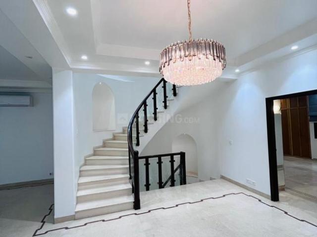Duplex for rent in Deri