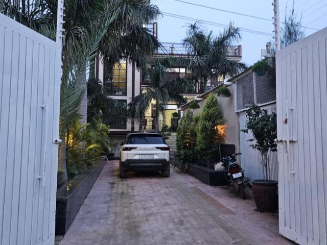 Duplex for rent in South Delhi, Deri
