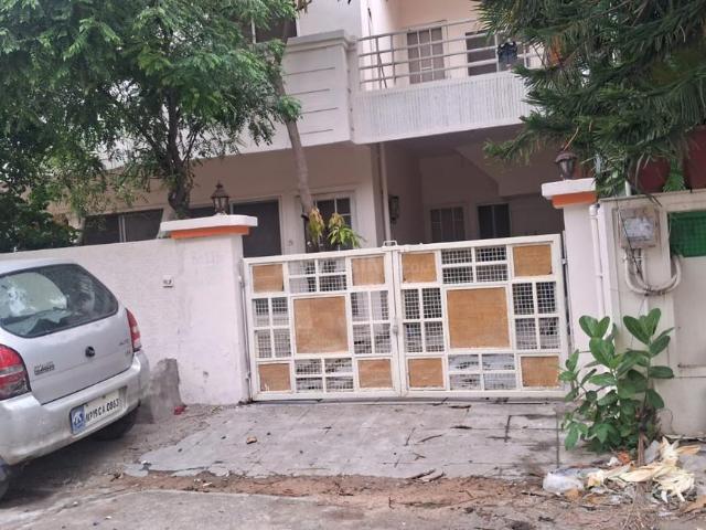Duplex for rent in Madya
