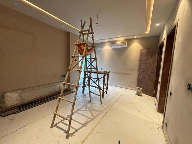 Duplex for sale in South Delhi, Deri