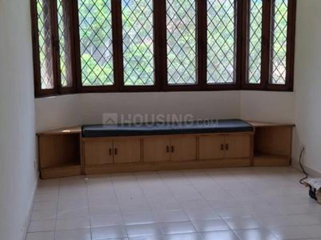 Duplex for rent in Deri