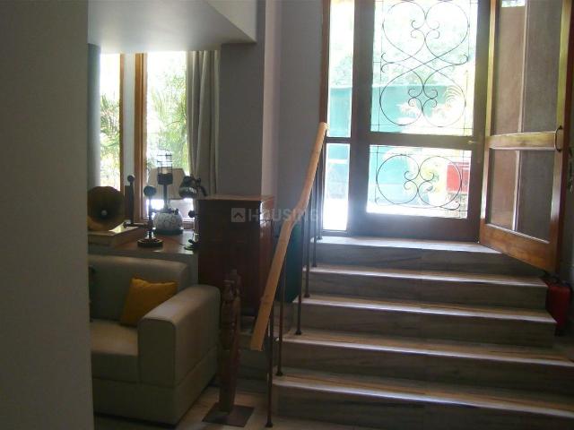 Duplex for rent in Deri