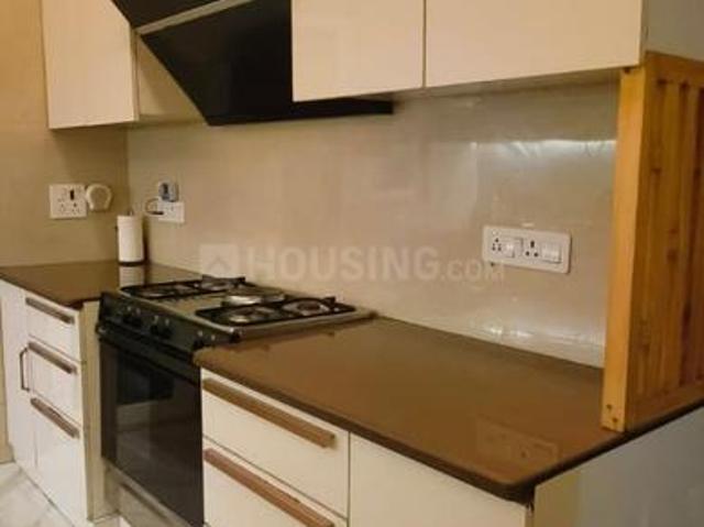 Duplex for rent in Deri
