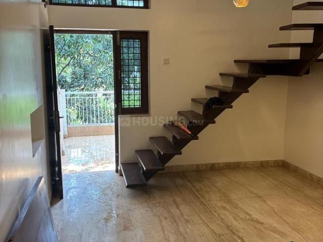 Duplex for rent in Deri