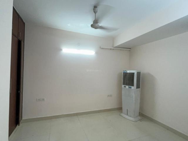 Duplex for rent in Deri