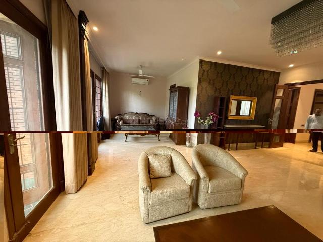 Duplex for rent in Deri