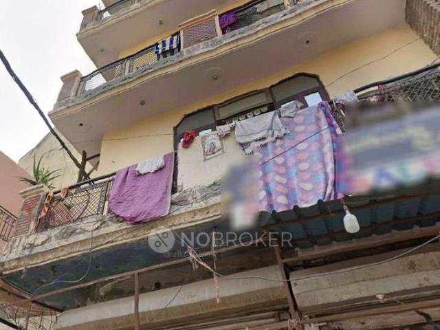 Flat for sale in North East Delhi, Deri