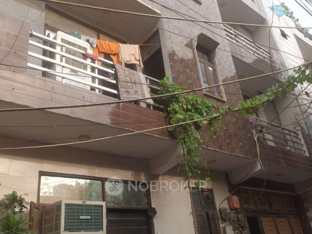 Flat for sale in West Delhi, Deri