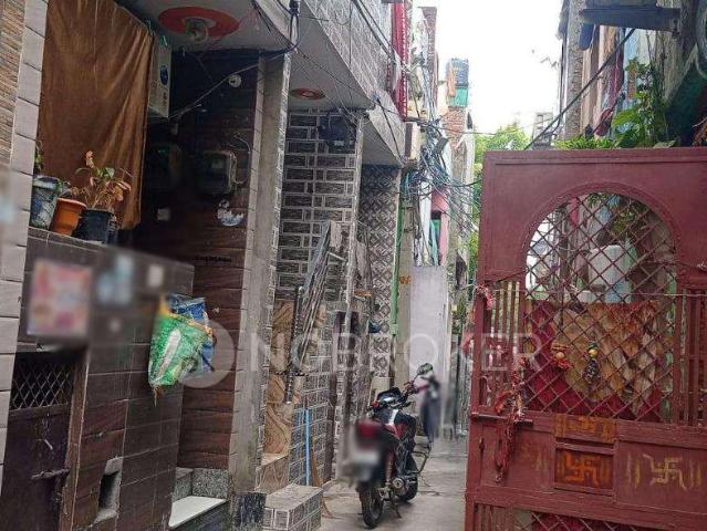 Flat for sale in North West Delhi, Deri