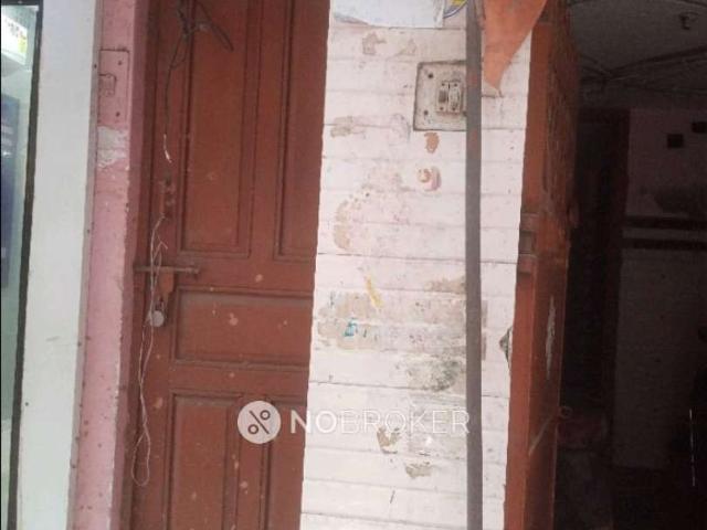 Flat for sale in South West Delhi, Deri