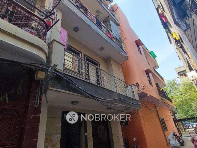 Flat for sale in North West Delhi, Deri