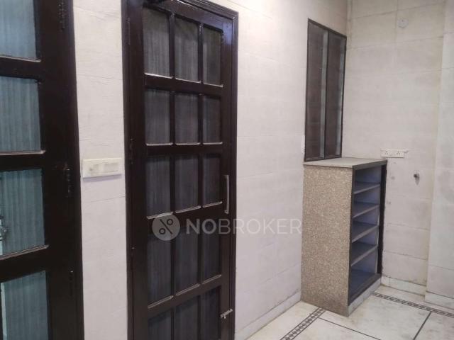 Flat for sale in North Delhi, Deri